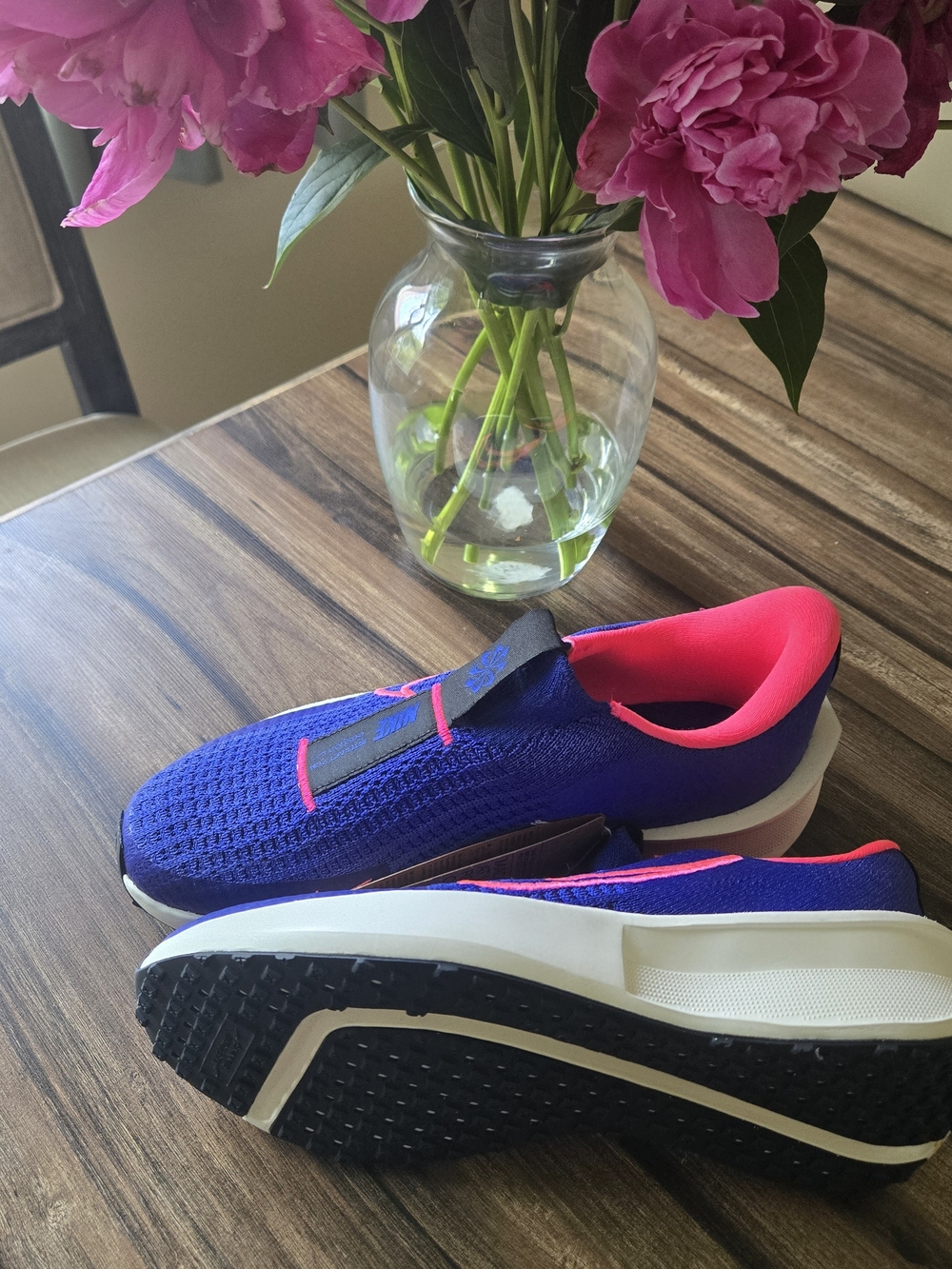 New Nike Sneakers - Picture 4 of 5